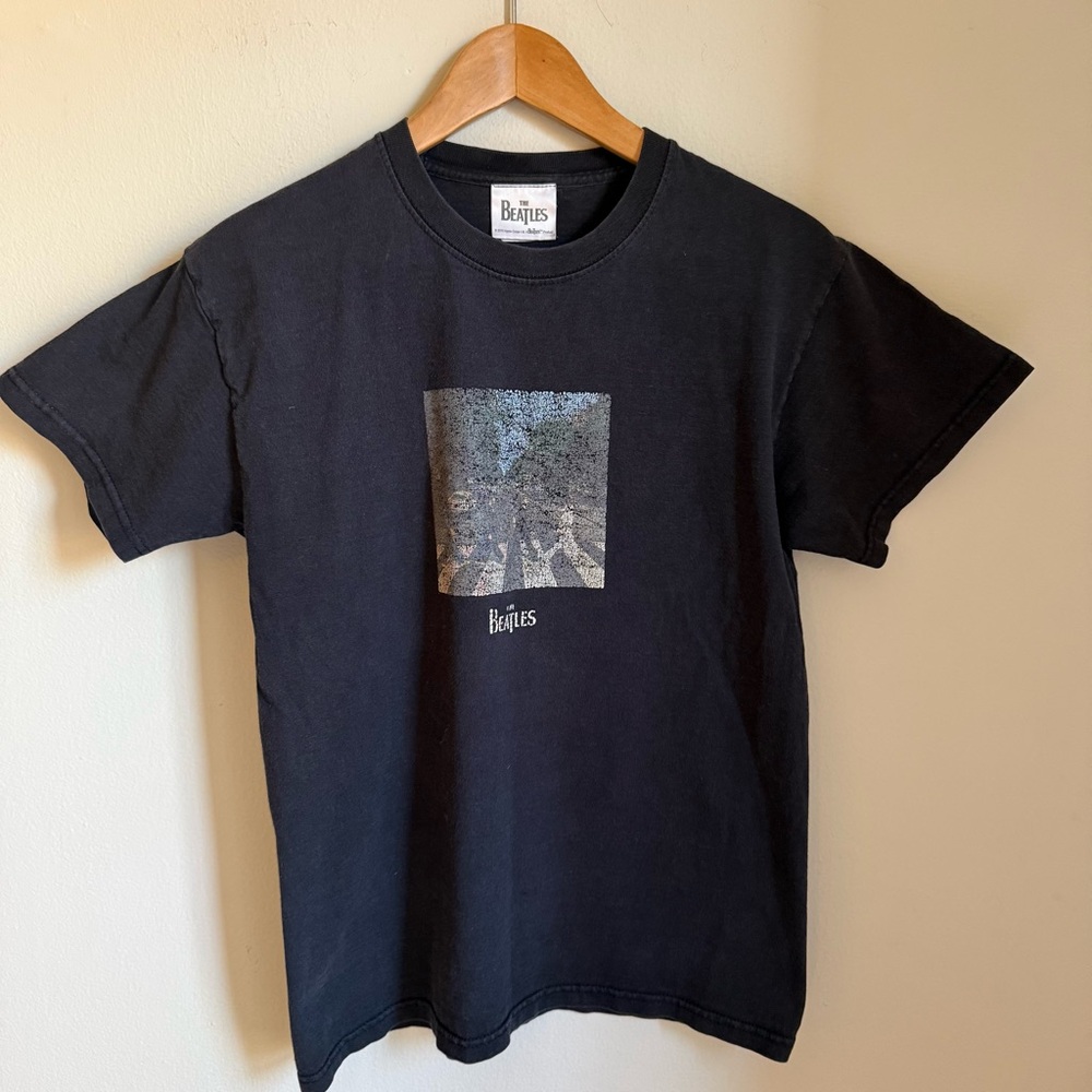 Vintage The Beatles  T-shirt Abbey Road 2010 Apple Corps Size M Cotton